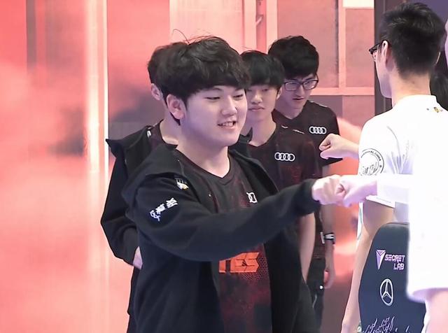 MAJ3R 回应 B1ad3 关于ESL职业联赛决赛中粉丝的指控