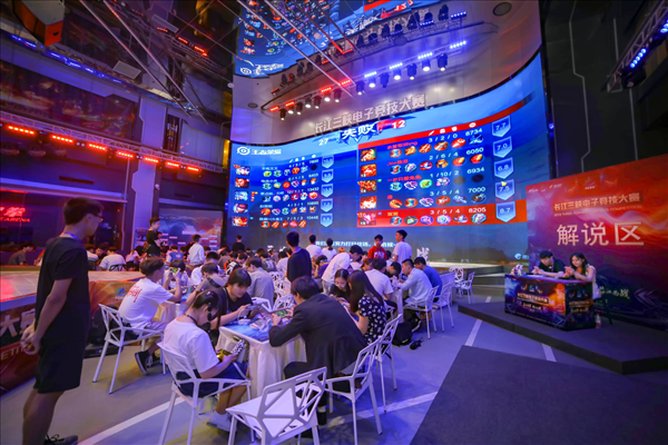 MaiL09赢得FACEIT第六赛季，结束了donk的连胜纪录